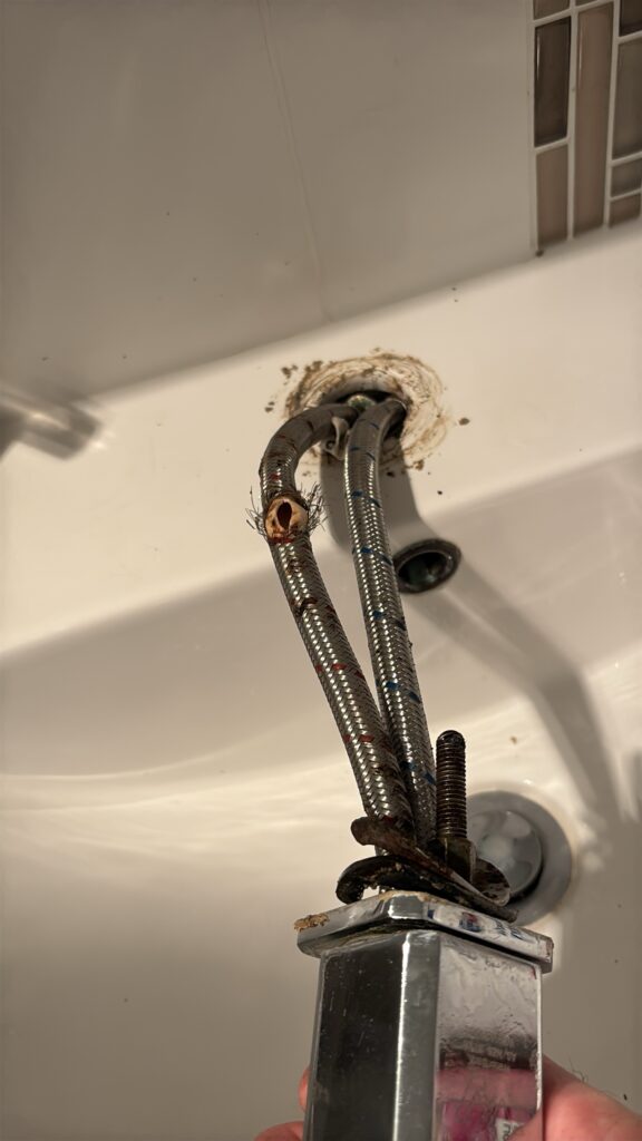 burst pipe emergency water leak inside home